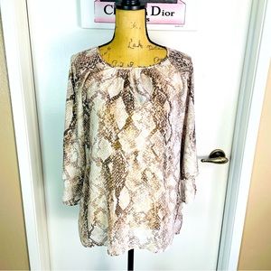 Chico’s Foiled Reptile Print Deseree Cold Shoulder Blouse Top Women Size 0